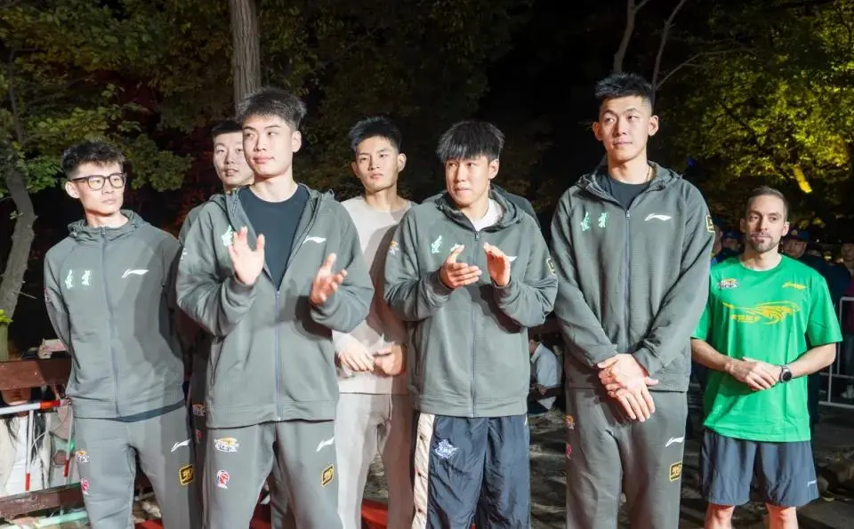 包括刚刚归, stron, 所以接下来 包括刚刚归, stron, 所以接下来